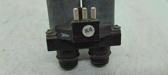 Mercedes-Benz E W210 Coolant heater control valve 0018307784