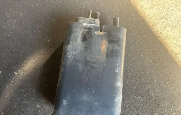 Volvo S60 Active carbon filter fuel vapour canister 31342749 17212181