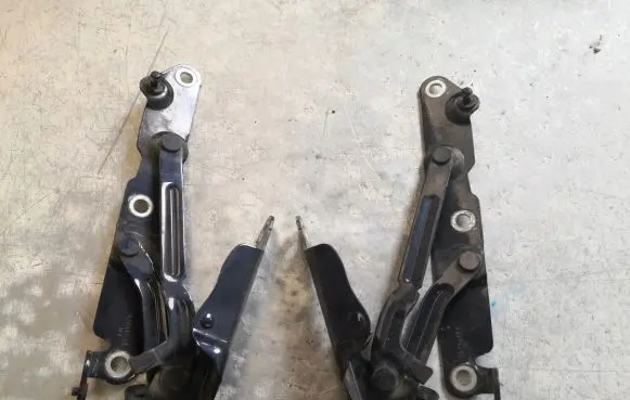 Volvo S80 Tailgate/trunk/boot hinge 30649457 30799275