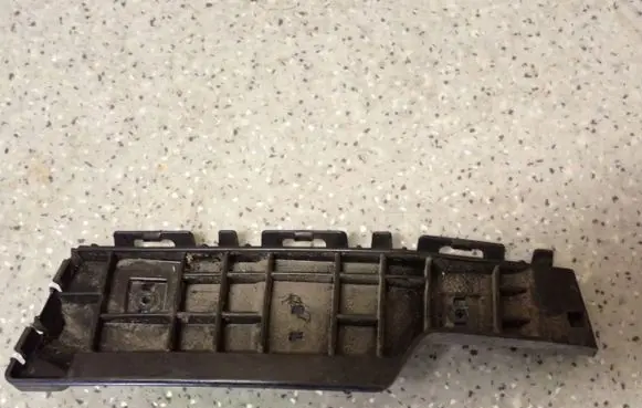Suzuki Alto Front bumper mounting bracket