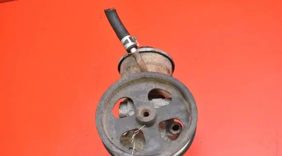 Toyota Avensis Verso Power steering pump