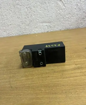 Volkswagen PASSAT B4 Coolant fan relay 357919506A F3327