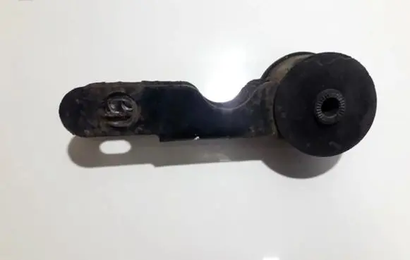 Honda Civic Engine mount bracket