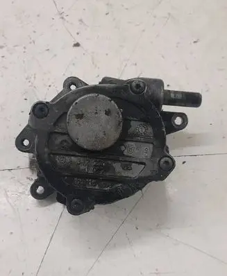 Mercedes-Benz E W211 Vacuum pump A64223065