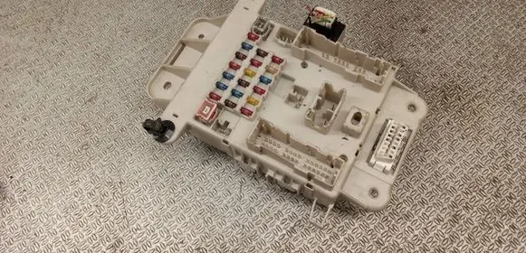 Toyota RAV 4 (XA20) Fuse module 