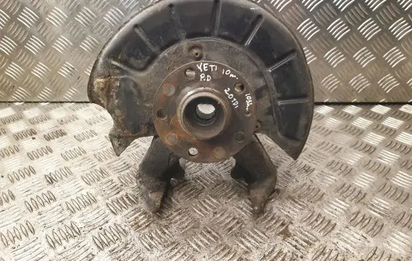 Front wheel hub