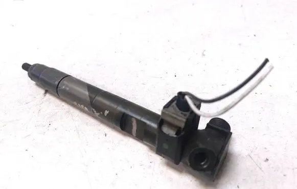 Mercedes-Benz C W204 Fuel injector A6510704987