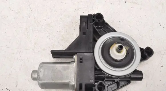 Volvo S60 Rear door window regulator motor 100515