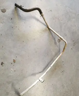 Chrysler Town & Country V Engine coolant pipe/hose