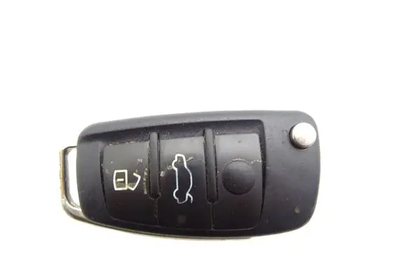 Audi TT TTS Mk2 Ignition key/card 8P0837220D
