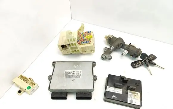 Hyundai Sonata Engine ECU kit and lock set 391103C720 11870358 919403K050