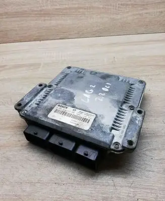 Renault Laguna II Engine control unit/module ECU 8200211711 0281010637
