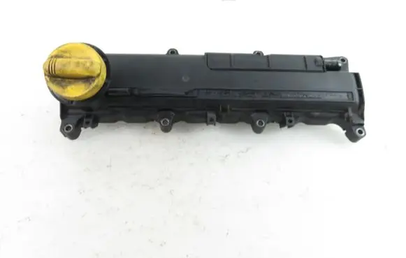 Nissan Almera N16 Rocker cam cover 8200251101