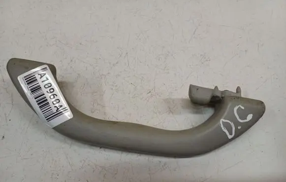 Volkswagen PASSAT B5 Rear interior roof grab handle