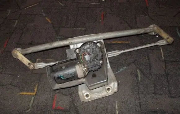 Ford Fiesta Front wiper linkage and motor 89FG17485AA