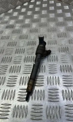 Land Rover Evoque I Fuel injector G4D39K546AA 04451100654