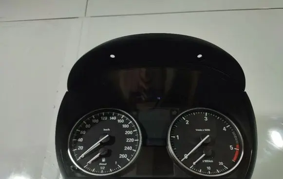 BMW 3 E90 E91 Speedometer (instrument cluster) 102535086