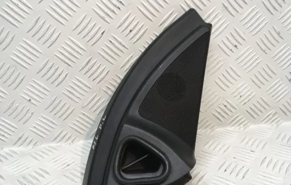 Mercedes-Benz ML W164 Front door speaker cover trim A1647201670