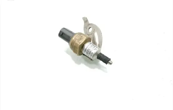 Mercedes-Benz C W205 Fuel pressure sensor A6510703981