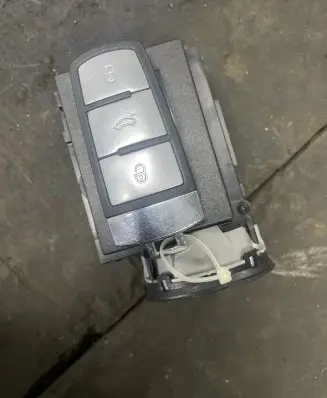 Volkswagen PASSAT B6 Ignition lock 3C0905843M