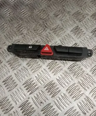 KIA Ceed Hazard light switch 937001H000