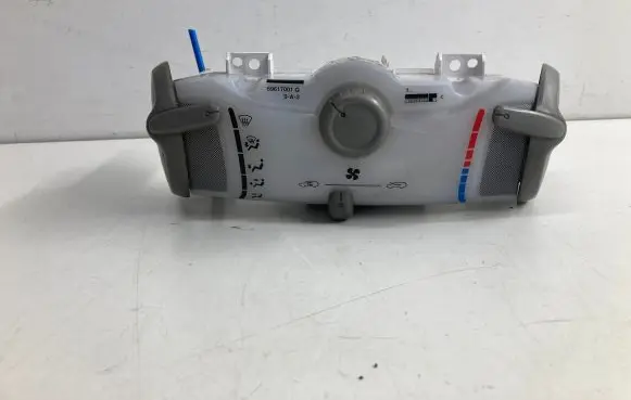 Peugeot 107 Climate control unit 559000H020 69610001