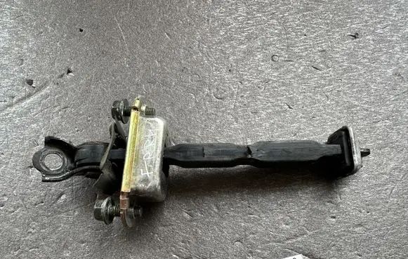 Nissan Patrol Y61 Front door check strap stopper 80430VB000