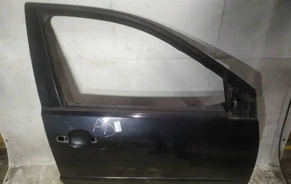 Volkswagen Polo IV 9N3 Front door juodos