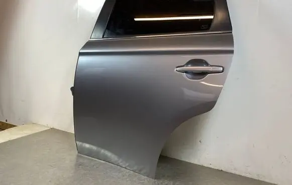 Mitsubishi Outlander Rear door