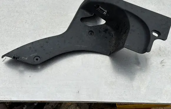 Mercedes-Benz Sprinter W907 W910 Front sill trim cover A9076880000 9076880000 109415
