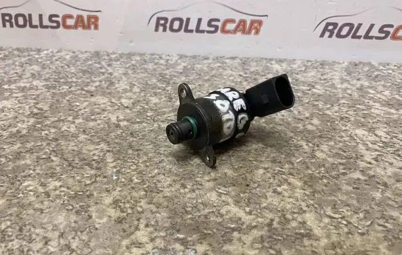 Volkswagen Touareg I Fuel pressure regulator 10768 68624