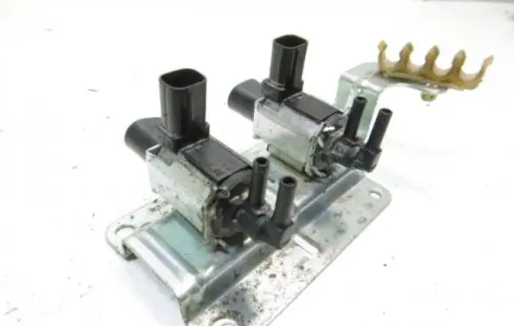 Ford Focus C-MAX Valve vacuum 8S7E-9J559-AA