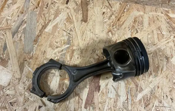 Volkswagen Touareg I Connecting rod/conrod 