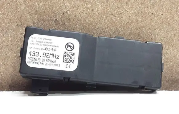 Opel Astra J Aerial antenna amplifier 13500144