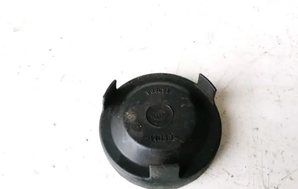 Volkswagen PASSAT B5 Headlight/headlamp dust cover 143688