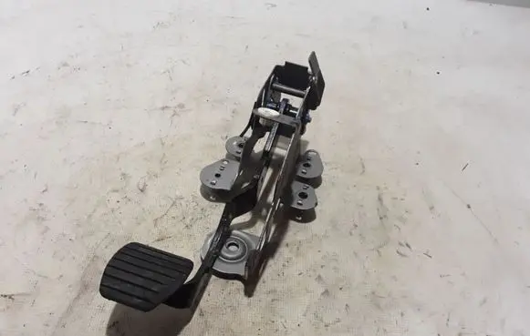 Renault Scenic III - Grand scenic III Brake pedal 465010016R