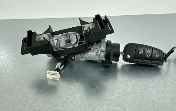 Audi Q3 8U Ignition lock 1K0905851