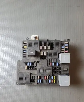 Volvo V90 Cross Country Fuse module 32322427