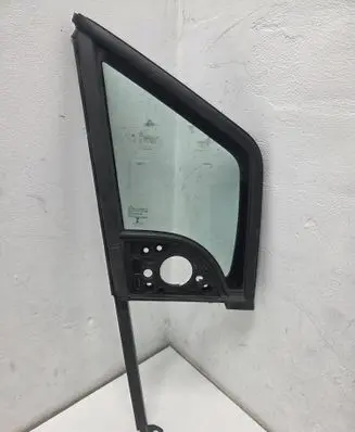 Peugeot Partner III Front door vent window glass four-door 43R000016 E000191