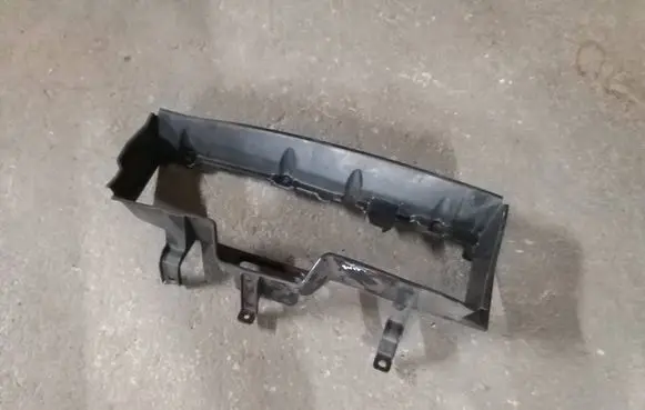 Suzuki Swift III Intercooler air guide/duct channel 7243252R0