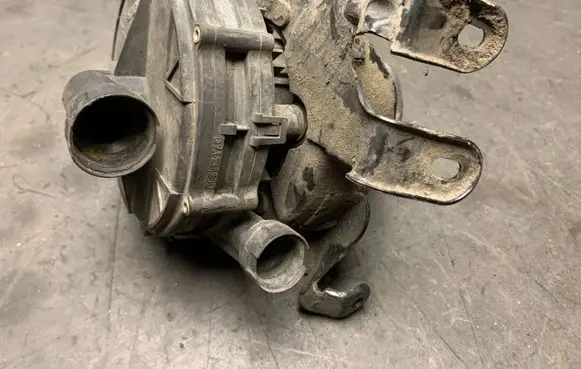Audi A4 S4 B5 8D Secondary air pump 078906601D 078906601