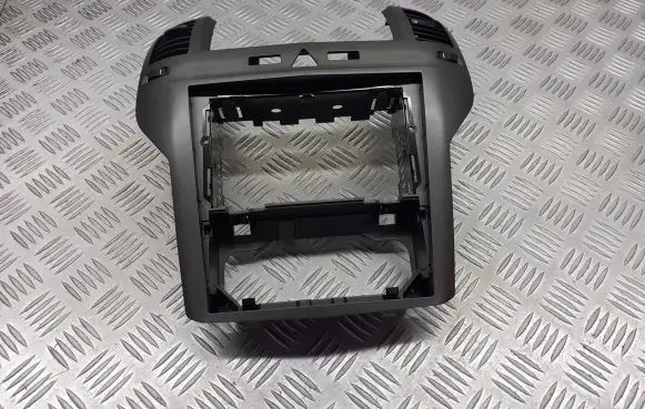Opel Zafira B Radio/GPS head unit trim 13162556