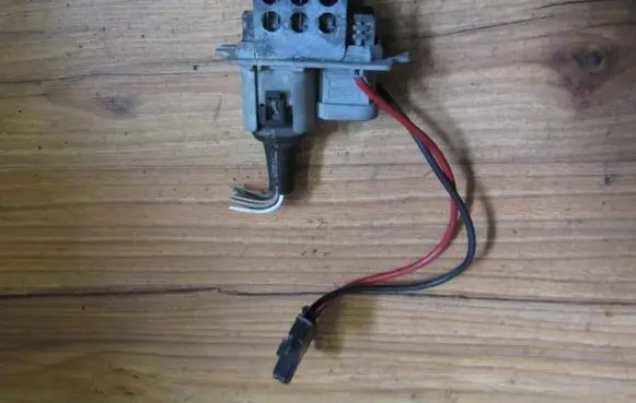 Renault 19 Heater blower motor/fan resistor 651402k
