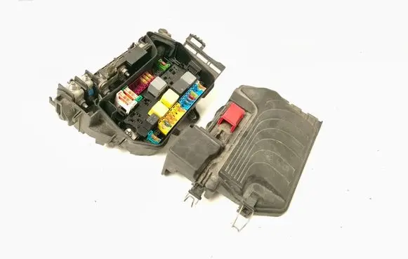Mercedes-Benz A W176 Fuse module A2469060093