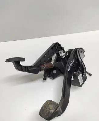 Mercedes-Benz E W212 Pedal assembly PP204290215 1024540232 A2042900602