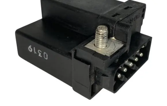 BMW 5 E39 Glow plug pre-heat relay 2246919