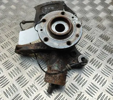 Opel Vivaro Front wheel hub 1617969380