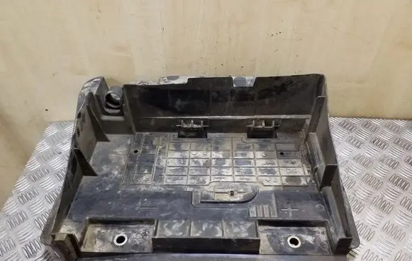 Nissan NV400 Battery tray 