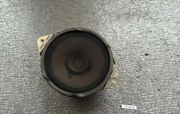 Mitsubishi Pajero Panel speaker MB509514