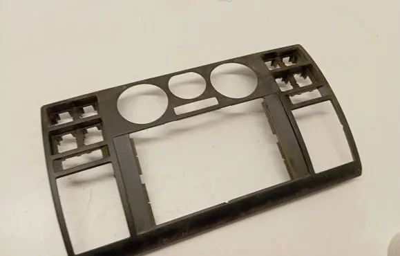 Volkswagen Transporter - Caravelle T5 Radio/GPS head unit trim 7H0857237